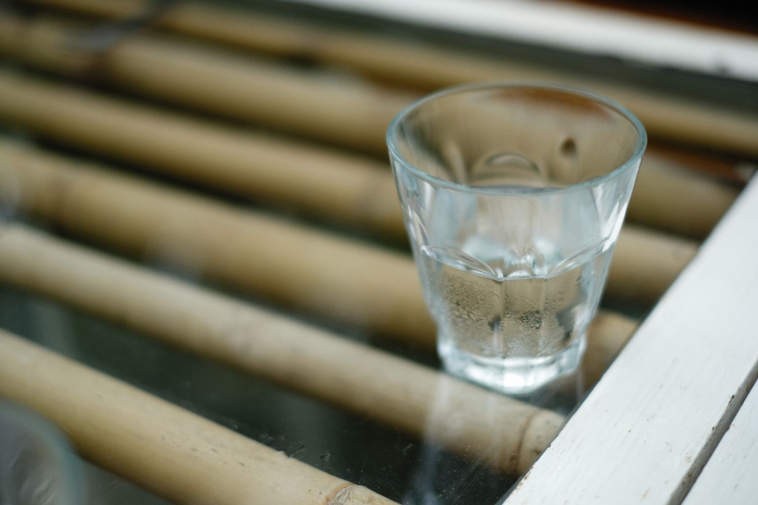 Alimentación clave para fortalecer el cartílago y reducir inflamación en las rodillas — Elegir las bebidas que hidratan Alimentación clave para fortalecer el cartílago y reducir inflamación en las rodillas — Elegir las bebidas que hidratan
