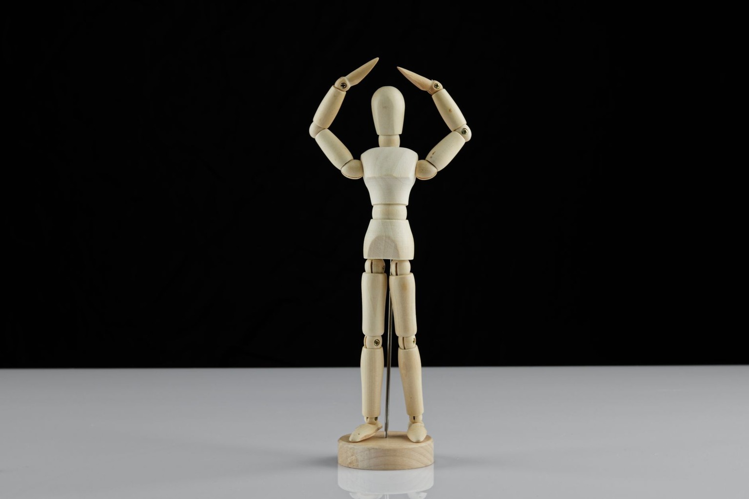 Cómo mejorar la flexibilidad articular con estiramientos lentos en casa
